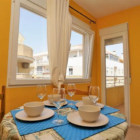 Over 5 Mins Away From The Beach And Free Wifi. דירה טורבייחה